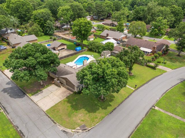 7 Tucker Creek, Conway, AR 72034