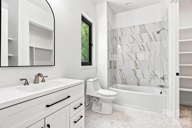 69 Village Pointe Lane, Asheville, NC 28803