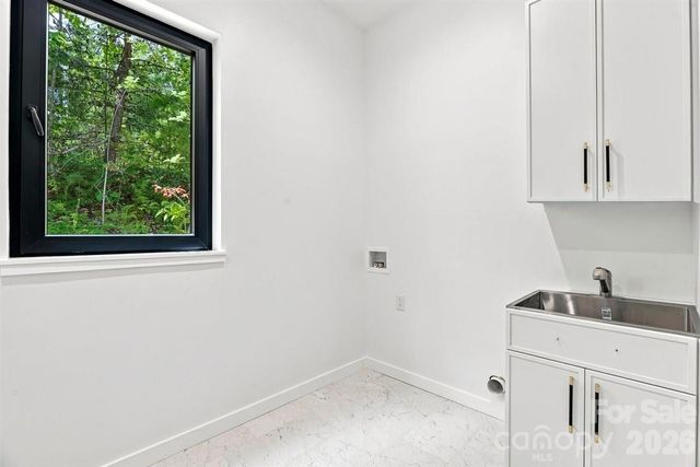 69 Village Pointe Lane, Asheville, NC 28803