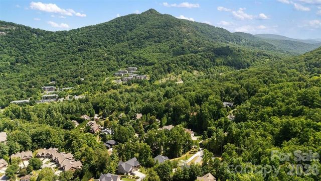 69 Village Pointe Lane, Asheville, NC 28803