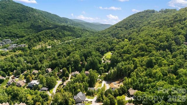 69 Village Pointe Lane, Asheville, NC 28803
