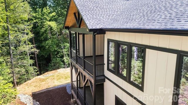 69 Village Pointe Lane, Asheville, NC 28803