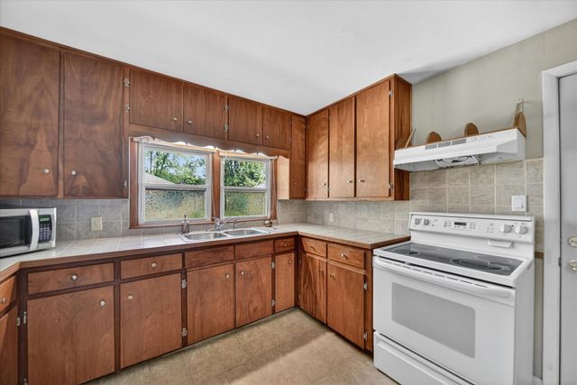 15370 Ackerson Drive, Battle Creek, MI 49014
