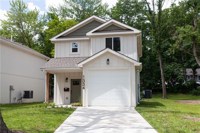1334 S Pope Avenue, Independence, MO 64055
