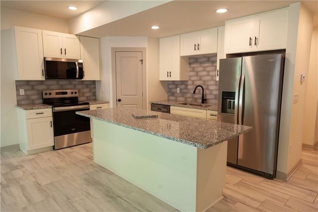 1334 S Pope Avenue, Independence, MO 64055