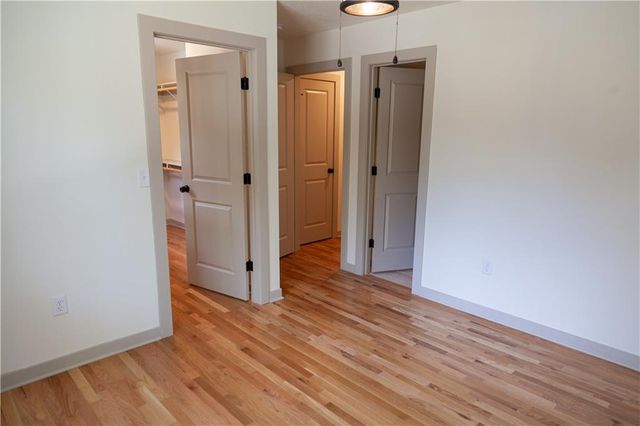 1334 S Pope Avenue, Independence, MO 64055