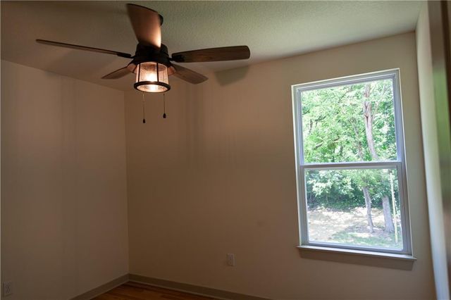 1334 S Pope Avenue, Independence, MO 64055