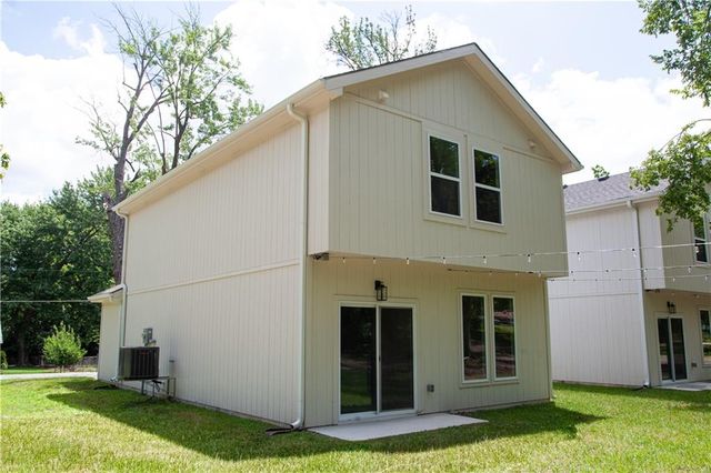 1334 S Pope Avenue, Independence, MO 64055