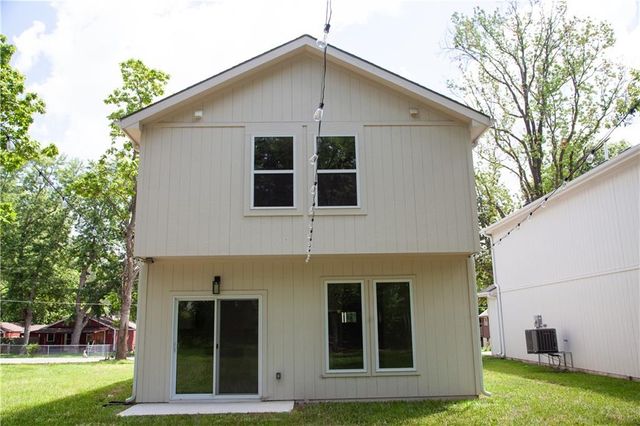 1334 S Pope Avenue, Independence, MO 64055