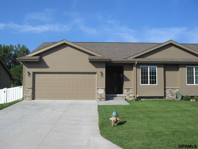 3031 Lakeside Drive, Plattsmouth, NE 68005