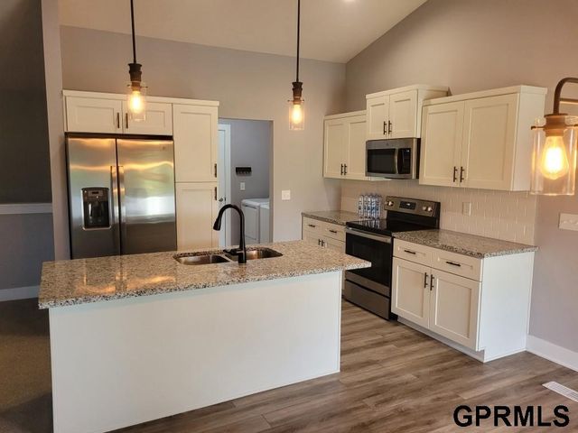 3031 Lakeside Drive, Plattsmouth, NE 68005