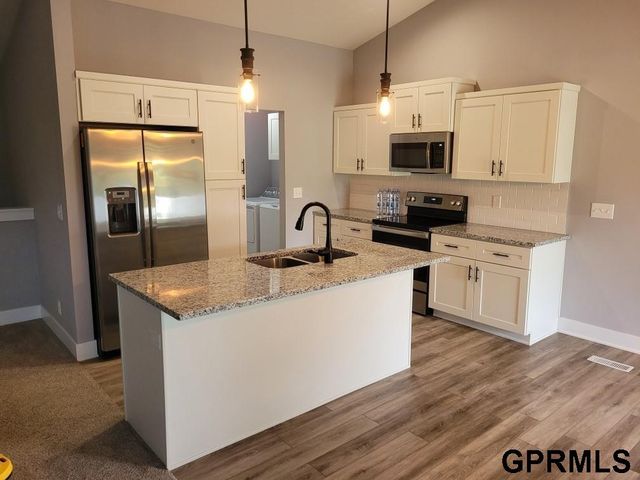 3031 Lakeside Drive, Plattsmouth, NE 68005