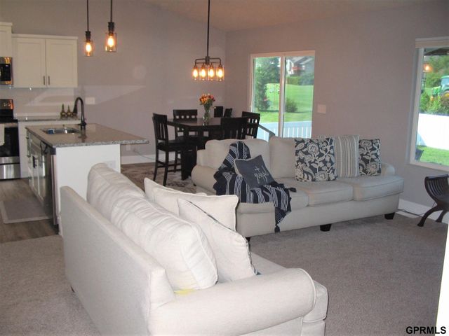 3031 Lakeside Drive, Plattsmouth, NE 68005