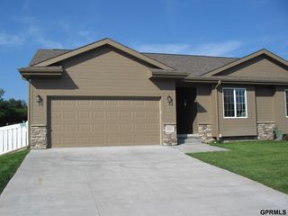 3031 Lakeside Drive, Plattsmouth, NE 68005