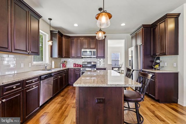 41 EMERALD RD, Robbinsville, NJ 08691