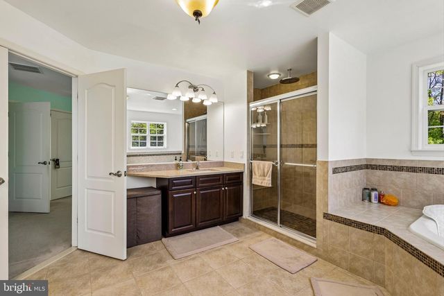 41 EMERALD RD, Robbinsville, NJ 08691