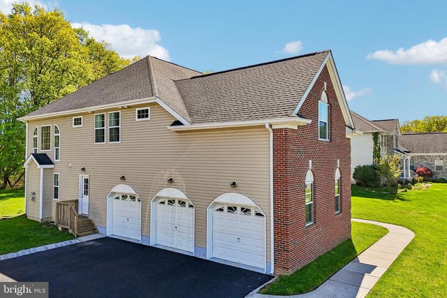 41 EMERALD RD, Robbinsville, NJ 08691