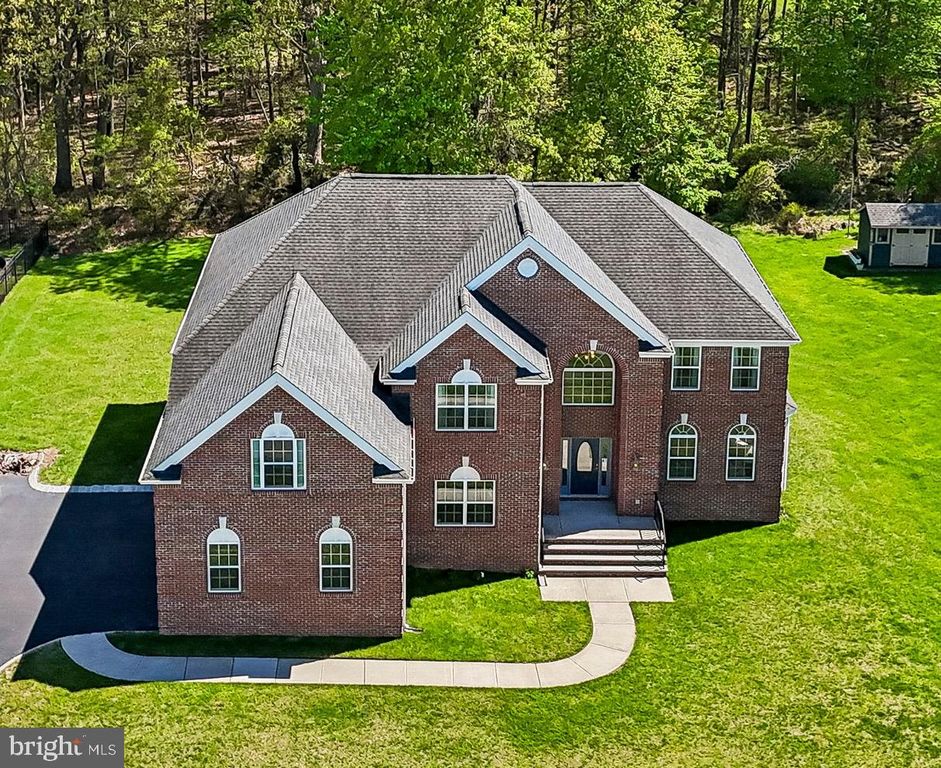 41 EMERALD RD, Robbinsville, NJ 08691