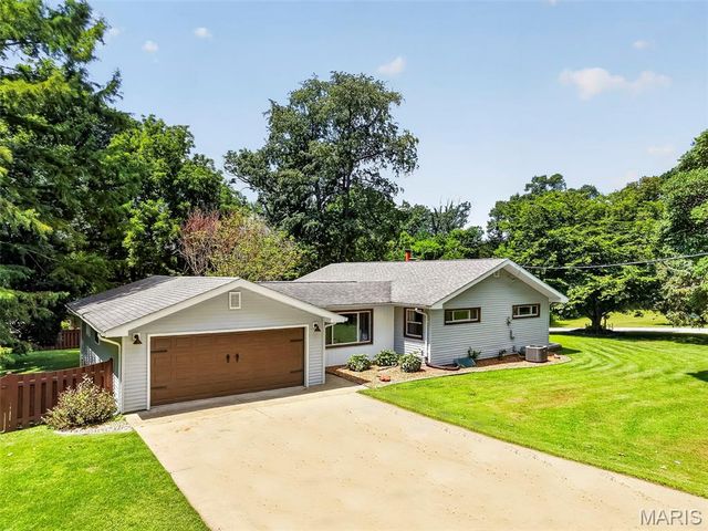 108 Shady Lane, St Charles, MO 63303