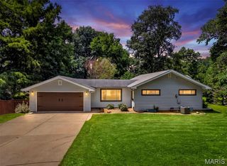 108 Shady Lane, St Charles, MO 63303