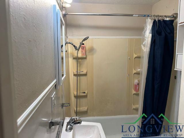 615 Millville Dr, Henderson, TX 75652