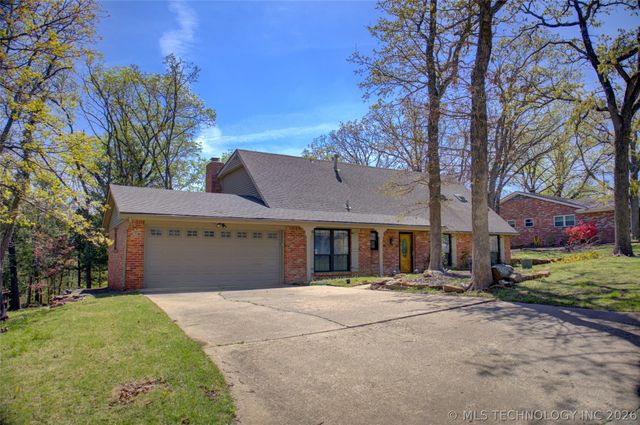 2920 Ridge Court, Bartlesville, OK 74006