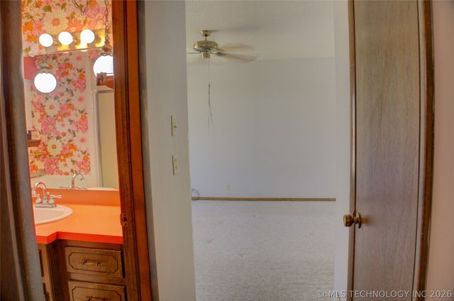 2920 Ridge Court, Bartlesville, OK 74006