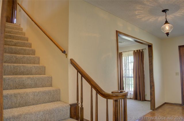 2920 Ridge Court, Bartlesville, OK 74006