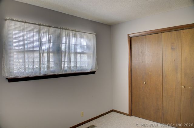 2920 Ridge Court, Bartlesville, OK 74006