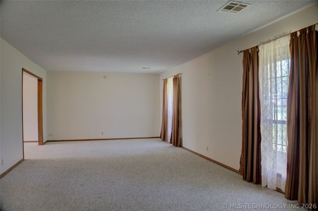 2920 Ridge Court, Bartlesville, OK 74006