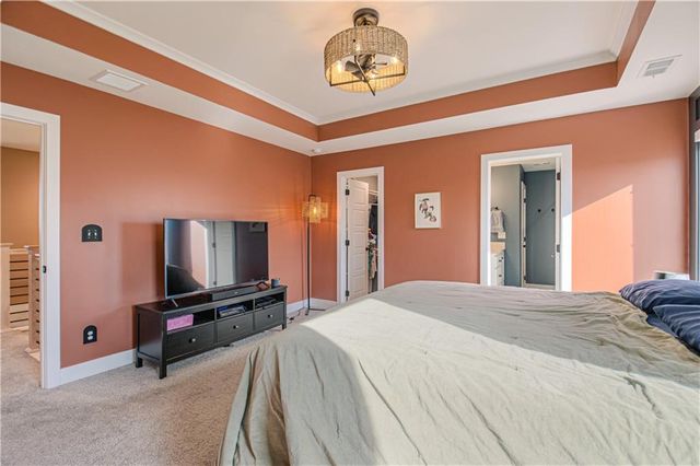 1829 Green Meadow Drive, Liberty, MO 64068