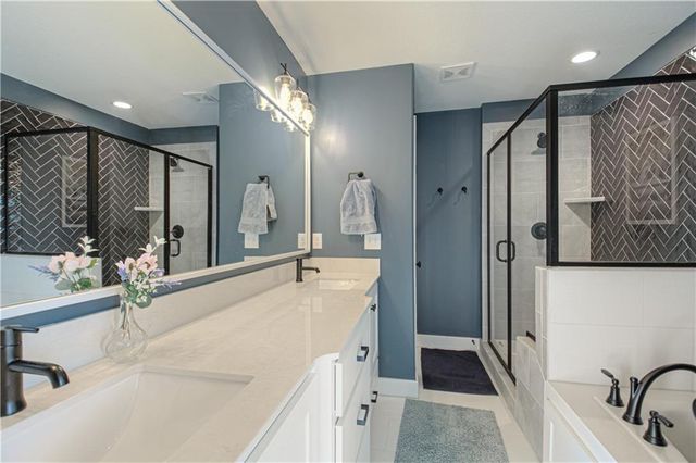 1829 Green Meadow Drive, Liberty, MO 64068