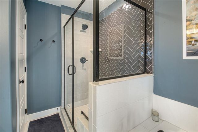 1829 Green Meadow Drive, Liberty, MO 64068