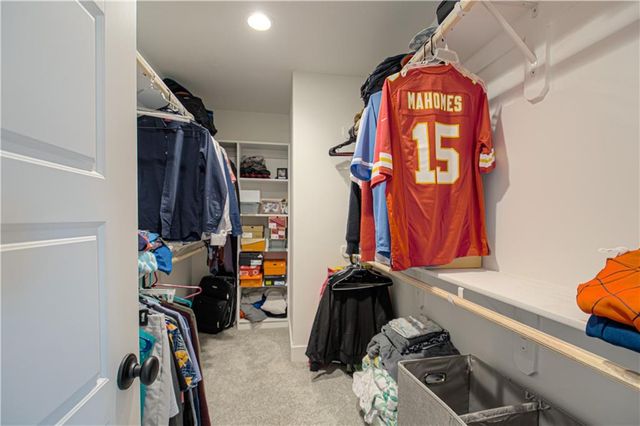 1829 Green Meadow Drive, Liberty, MO 64068