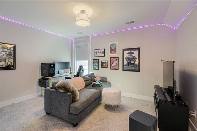 1829 Green Meadow Drive, Liberty, MO 64068