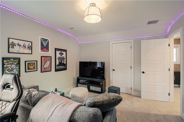 1829 Green Meadow Drive, Liberty, MO 64068