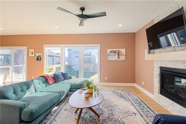 1829 Green Meadow Drive, Liberty, MO 64068