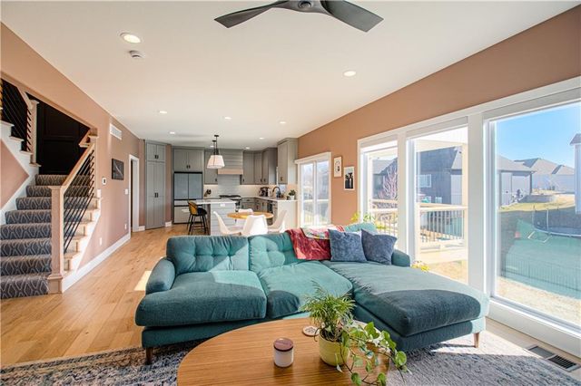 1829 Green Meadow Drive, Liberty, MO 64068