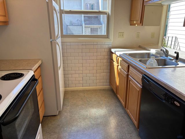 320 44TH, Rapid City, SD 57702