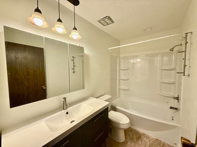 320 44TH, Rapid City, SD 57702