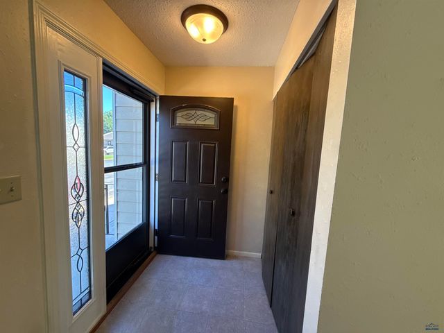 320 44TH, Rapid City, SD 57702