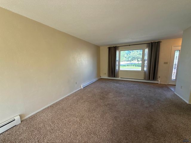 320 44TH, Rapid City, SD 57702