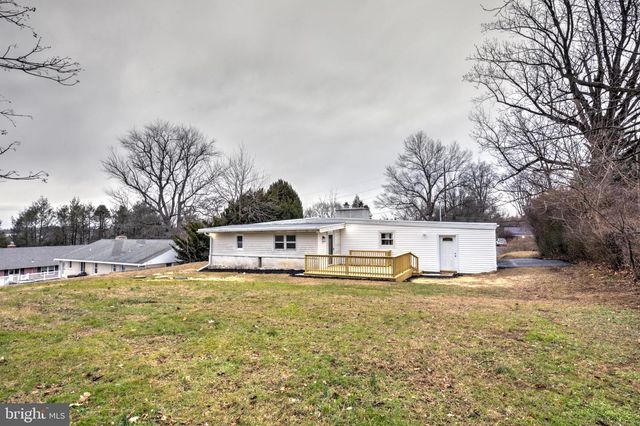 904 S CHESTER RD, West Chester, PA 19382