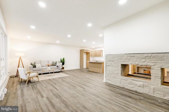 904 S CHESTER RD, West Chester, PA 19382