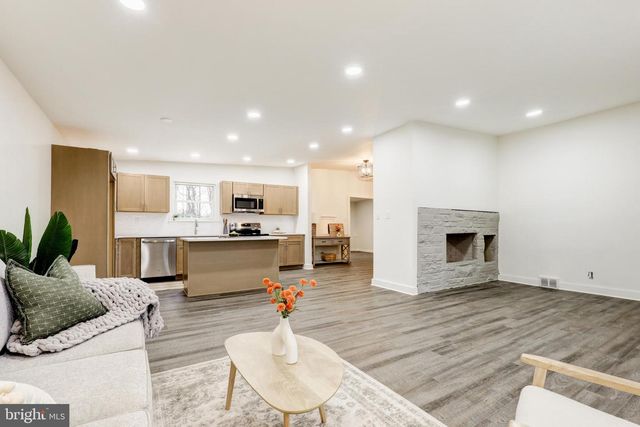 904 S CHESTER RD, West Chester, PA 19382