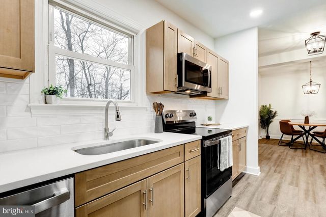 904 S CHESTER RD, West Chester, PA 19382