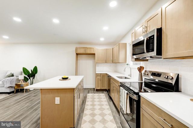 904 S CHESTER RD, West Chester, PA 19382