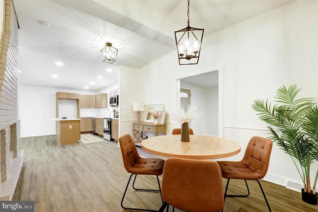 904 S CHESTER RD, West Chester, PA 19382