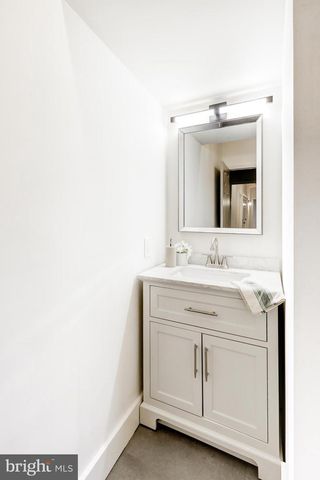 904 S CHESTER RD, West Chester, PA 19382