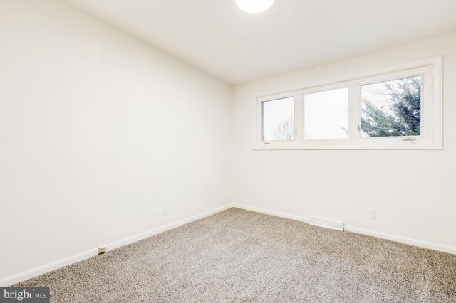 904 S CHESTER RD, West Chester, PA 19382